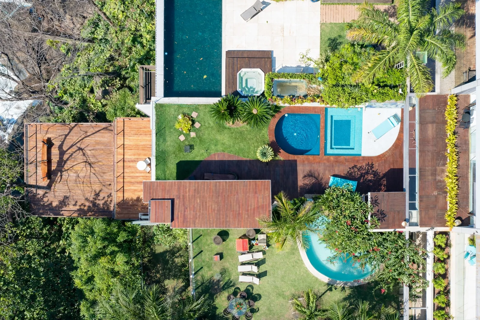 The garden, pool and terraces seen from directly above